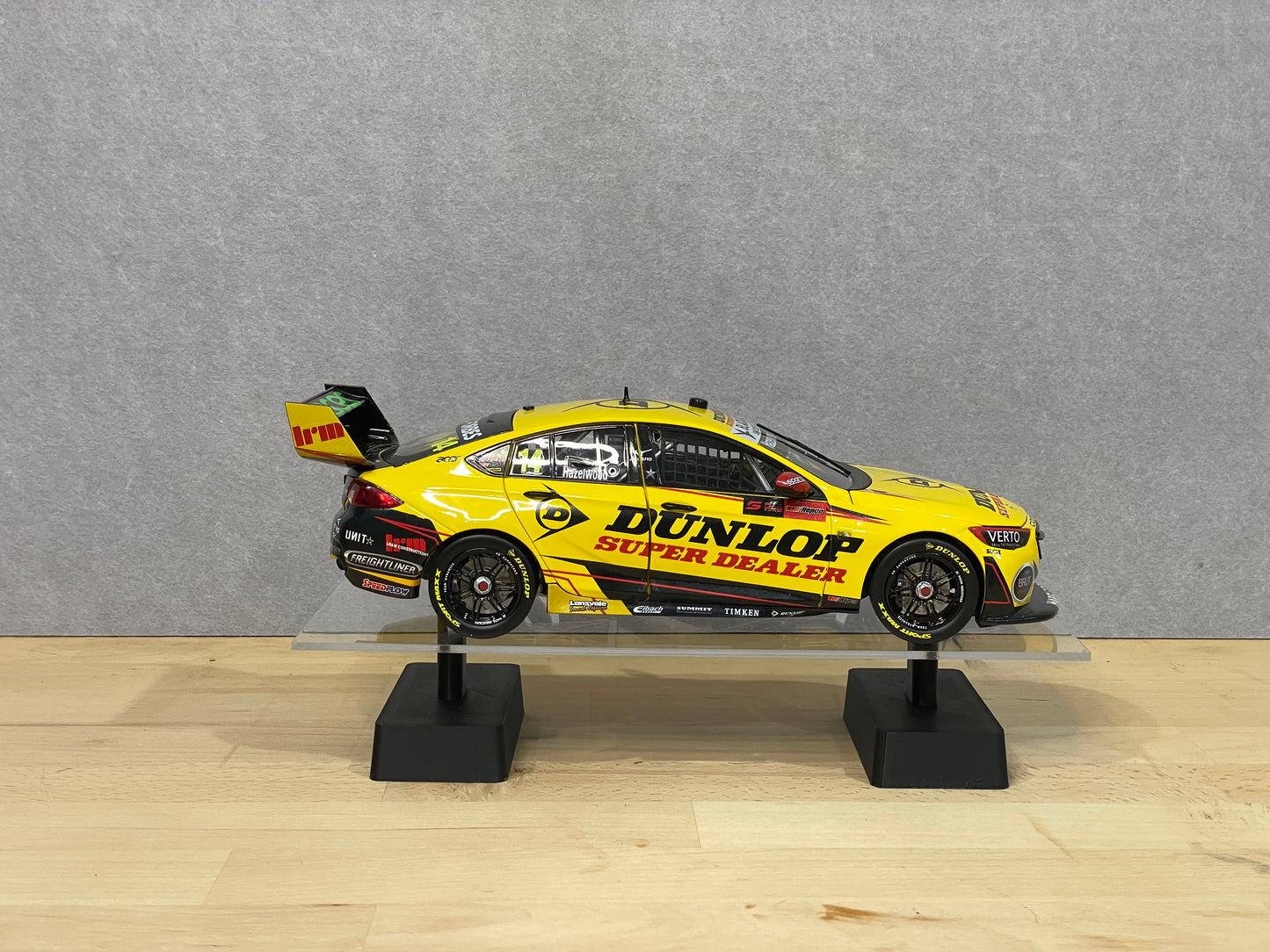 Scale Model Level Display Stand | Single Tier | 1:18 Scale