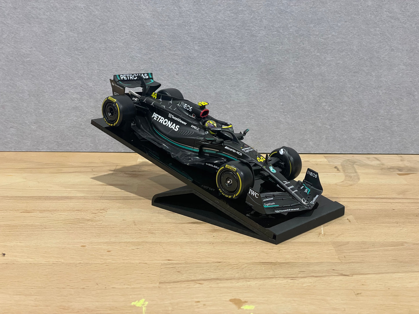 1:24 Scale Model Display Stand | Forward Angled